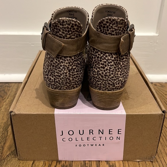 Journee Booties - Picture 3 of 8